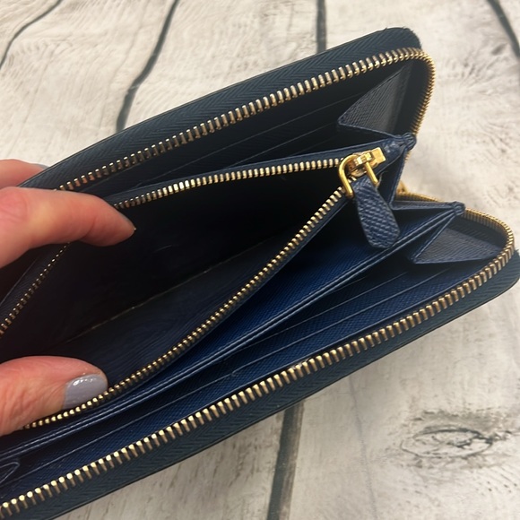 Prada Saffiano Blue Leather Zippy Continental Zip Around Wallet - Picture 14 of 16